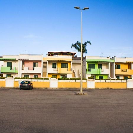 Con Piscina E Garage A 300 M Da Spiaggia E Centro Torre dell'Orso Eksteriør billede